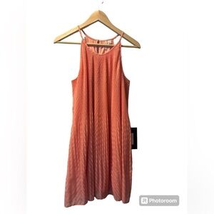 Excellent condition ~ Lightweight Coral Dress by Ellie~ Size M